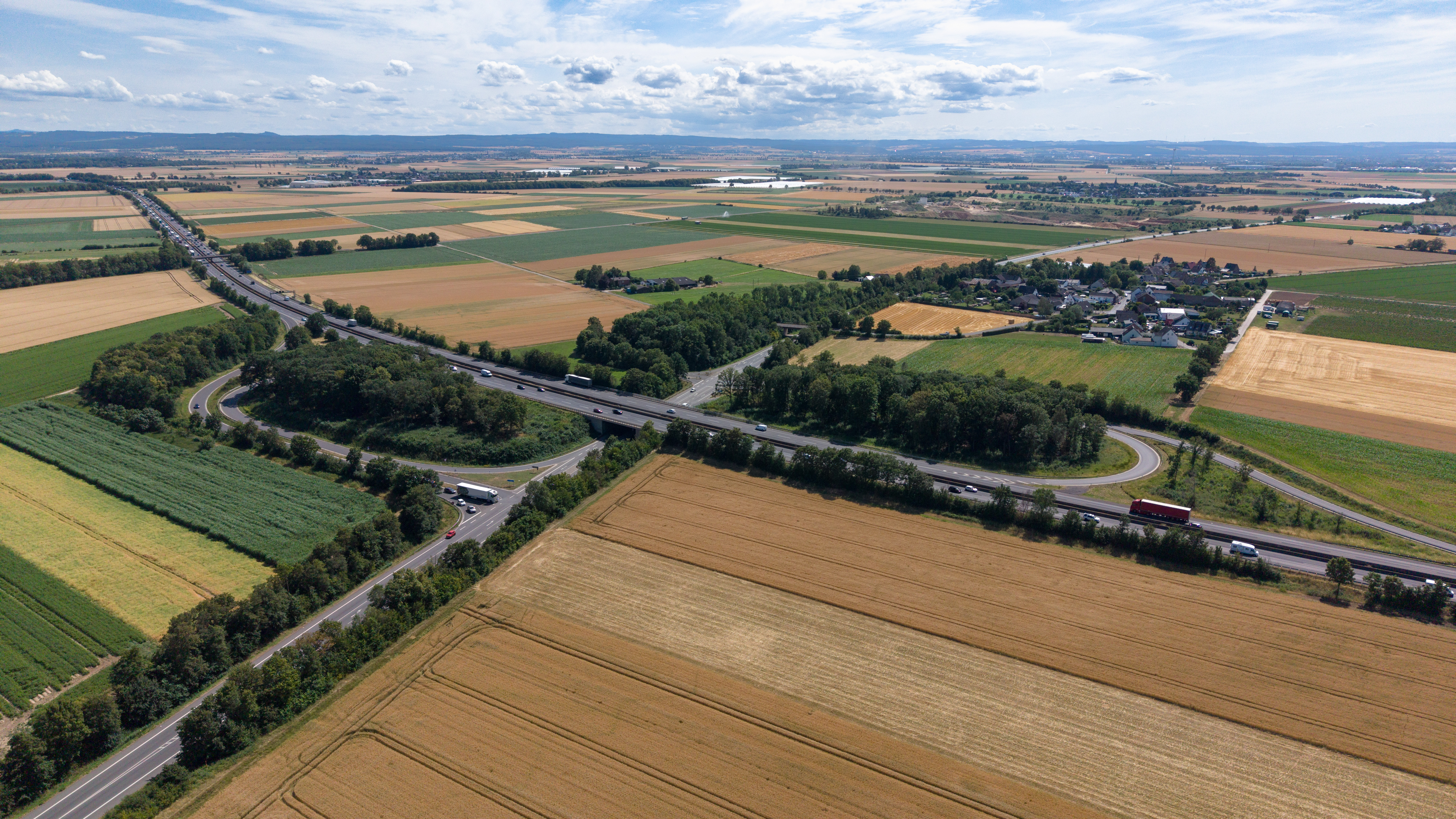 Infrastrukturmaßnahmen brauchen Zukunft! Landwirtschaftlichen Flächenverbrauch vermeiden
